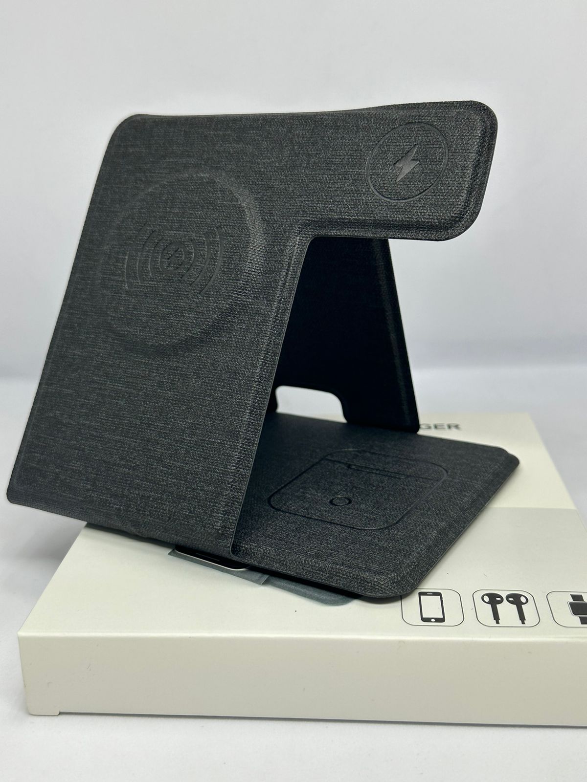 3 IN 1 FOLDING  WIRELESS CHARGER